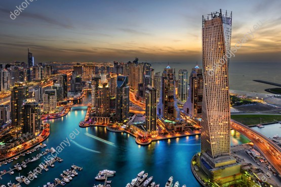Wzornik obrazu z widokiem barwnej Marina Bay w Dubaju. Nowoczesny obraz świetnie sprawdzi się w pokoju dziennym, salonie, przedpokoju, sypialni, jadalni, biurze oraz pokoju młodzieżowym.