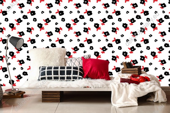 Wizualizacja tapety do pokoju dziennego, młodzieżowego, sypialni, salonu, przedpokoju, biura. Wzór tapety w abstrakcyjne, czarne kwiaty i czerwone liście, na białym tle.