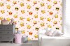 Wizualizacja tapety na ścianę do pokoju dziecięcego. Tapetę zdobią wesołe i roześmiane gwiazdki, na różowym tle.