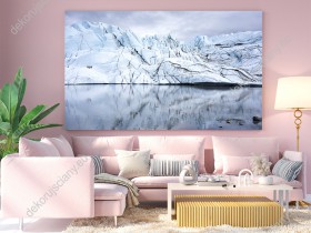 Wizualizacja obrazu z górami lodowymi na Alasce. Obraz do pokoju salonu, sypialni, pokoju dziennego, biura, gabinetu, przedpokoju, jadalni.