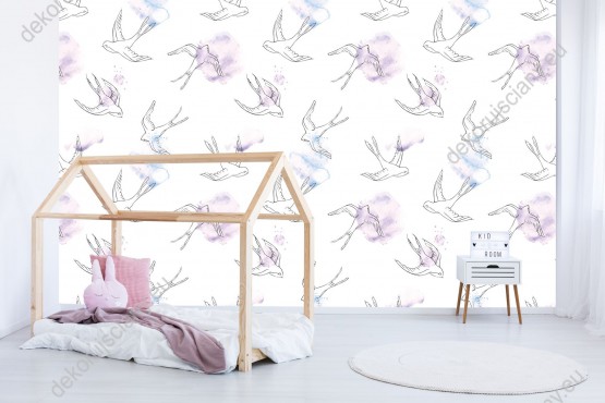Wizualizacja tapety na ścianę do pokoju dziecięcego, w ptaki. Jaskółki wirują w obłokach.