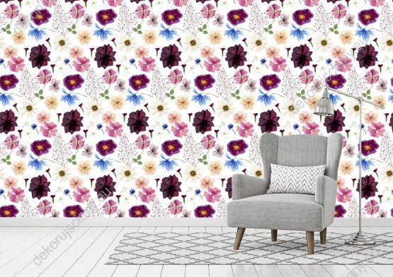 Wizualizacja tapety na ścianę do pokoju dziennego, sypialni, salonu, przedpokoju. Tapeta prezentuje kolorowe, wiosenne kwiat i zioła, na białym tle.