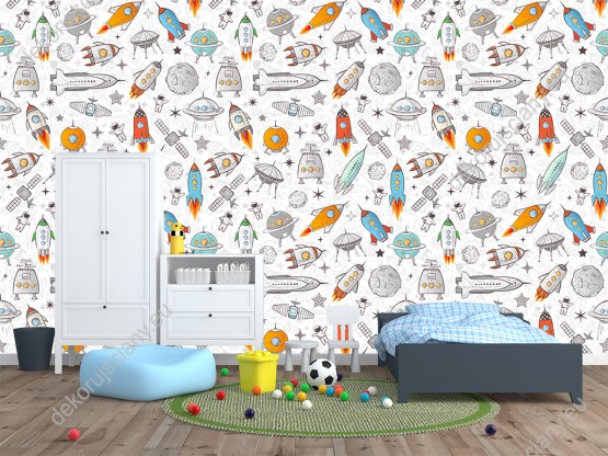 Wizualizacja tapety do pokoju dziecięcego. Tapeta przedstawia lot kolorowych rakiet i innych elementów kosmicznych, na jasnym tle.
