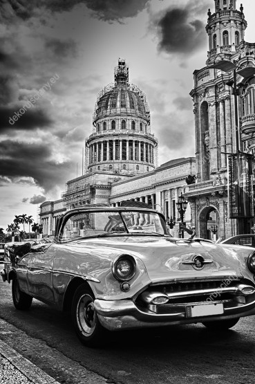 Wzornik, czarno-biały obraz ulic Hawany z retro samochodem Capi, na Kubie. Obraz do pokoju młodzieżowego, dziennego, sypialni, salonu, biura, gabinetu, przedpokoju i jadalni.