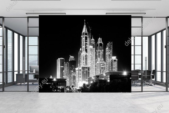 Wizualizacja czarno-białej fototapety w nowoczesnym designe z wieżowcami Dubai Marina nocą. Fototapeta miasta świetnie sprawdzi się w pokoju dziennym, salonie, sypialni, przedpokoju, jadalni, biurze oraz pokoju młodzieżowym.