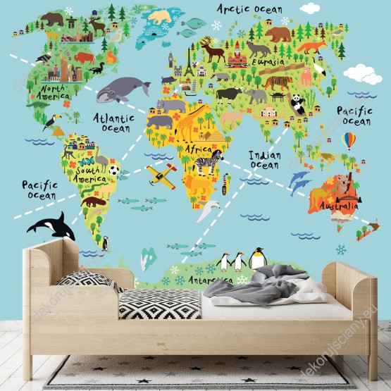 Wizualizacja fototapety do pokoju dziecięcego przedstawiająca kolorową mapę świata ze zwierzętami i charakterystycznymi elementami różnych krajów.