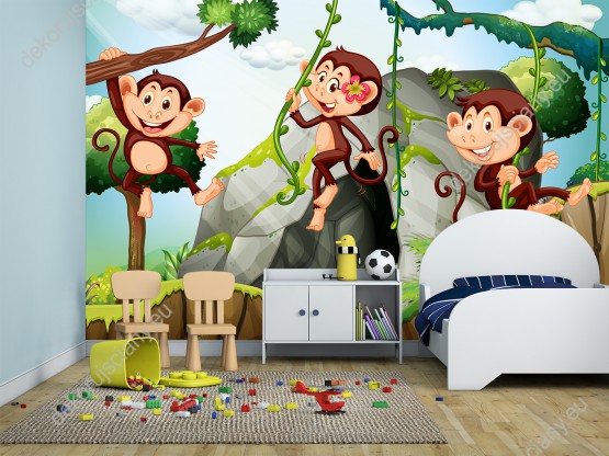 Wizualizacja fototapety do pokoju dziecięcego z trzema psotnymi małpkami huśtającymi się na lianach w dżungli.