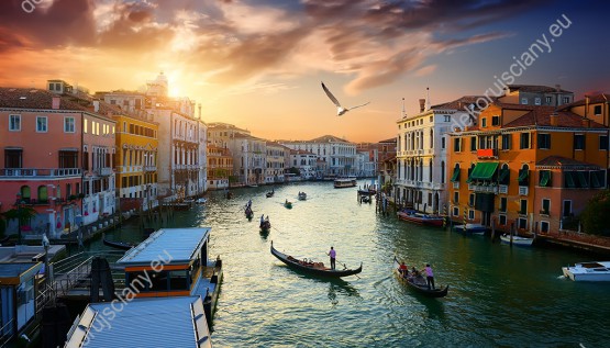 Wzornik fototapety z widokiem na Wenecję o zachodzie słońca, Kolorowe domy i pływające gondole. Fototapeta do salonu, sypialni, pokoju dziennego, gabinetu, biura, przedpokoju.