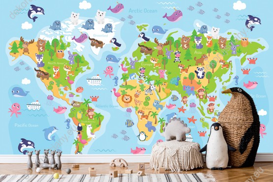 Wizualizacja fototapety do pokoju dziecięcego przedstawiająca mapę świata z kolorowymi zwierzętami wszystkich kontynentów, na tle mórz i oceanów.