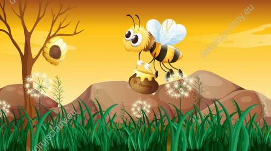 Wzornik fototapety do pokoju dziecięcego przedstawiająca pracowitą pszczołę niosąca miód do ula, na tle nieba zabarwionego na złoto.