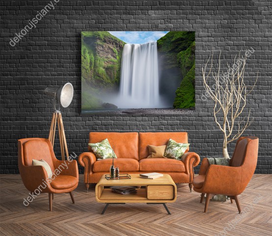 Wizualizacja obrazu z wodospadem o czystej, krystalicznej wodzie w Islandii. Obraz na ścianę do pokoju dziennego, salonu, sypialni, biura, gabinetu, przedpokoju, jadalni.