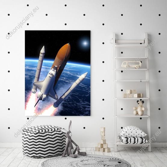 Wizualizacja obrazu z widokiem na pędzący starek kosmiczny odrzucający rakiety napędowe. Obraz do pokoju młodzieżowego, salonu, sypialni, gabinetu, biura.