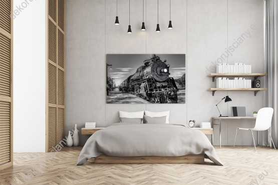 Wizualizacja, czarno-biały obraz z widokiem starodawnej lokomotywy parowej w barwach. Obraz do pokoju młodzieżowego, sypialni, salonu, pokoju dziennego, gabinetu, biura.