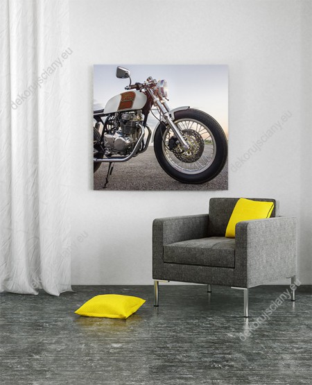 Wizualizacja obrazu do pokoju dziennego, sypialni, salonu, biura, gabinetu, przedpokoju i jadalni przedstawiająca stary, klasyczny motocykl.
