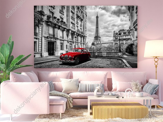 Wizualizacja, czarno-biały obraz z czerwoną, retro limuzyną, na ulicy Paryża z widokiem na wieżę Eiffla, we Francji. Nowoczesny obraz świetnie sprawdzi się w pokoju dziennym, młodzieżowym, salonie, sypialni, przedpokoju, jadalni, biurze, gabinecie oraz pokoju młodzieżowym.