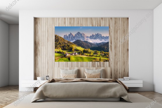 Wizualizacja obrazu przedstawiający krajobraz z widokiem na malowniczą dolinę i ośnieżone szczyty gór. Obraz do pokoju dziennego, sypialni, salonu, biura, gabinetu, przedpokoju i jadalni.