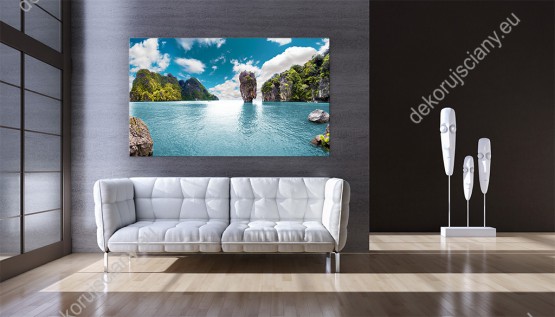 Wizualizacja obrazu z przedstawiający malowniczy krajobraz z widokiem na ocean i góry Tajlandii. Obraz do pokoju dziennego, sypialni, salonu, biura, gabinetu, przedpokoju i jadalni.