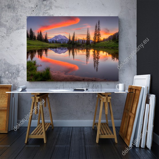 Wizualizacja obrazu z widokiem na malowniczy zachód słońca nad górskim jeziorem Tipsoo. Obraz do pokoju dziennego, sypialni, salonu, biura, gabinetu, przedpokoju i jadalni.