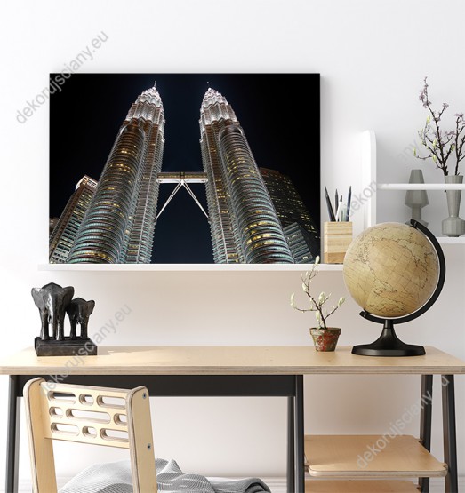 Wizualizacja obrazu z widokiem na nowoczesne, bliźniacze wieże w nocnej scenerii, w Malezji. Obraz do pokoju dziennego, sypialni, salonu, biura, gabinetu, przedpokoju i jadalni.