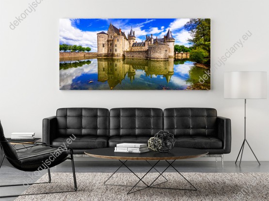 Wizualizacja obrazu malowniczego widoku na zamek położony nad jeziorem. Obraz do sypialni, salonu, pokoju dziennego, biura, gabinetu, przedpokoju, jadalni.