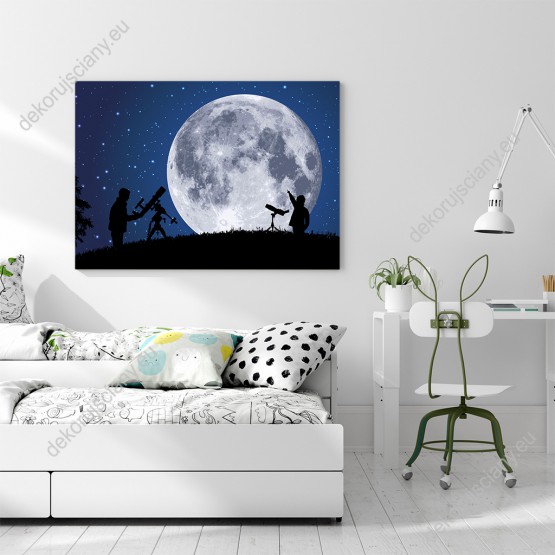 Wizualizacja obrazu do pokoju dziennego, młodzieżowego, dziecięcego, salonu, sypialni, biura. Obraz przedstawia naukowców obserwujących Księżyc w rozgwieżdżoną noc.