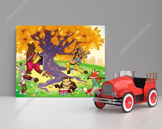 Wizualizacja obrazu do pokoju dziecięcego z leśnymi zwierzętami grającymi na muzycznych instrumentach, w jesiennej scenerii.