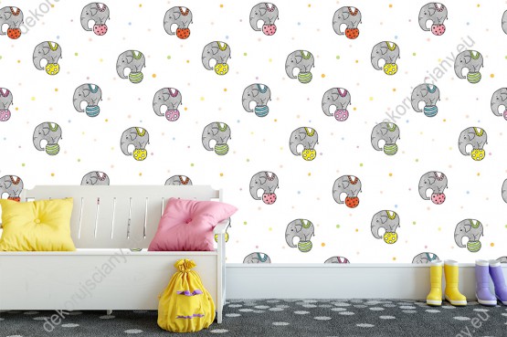 Wizualizacja tapety na ścianę do pokoju dziecięcego w kolorowe, cyrkowe słonie, stojące na piłkach, na białym tle.