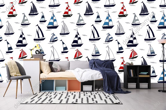 Wizualizacja tapety na ścianę do pokoju dziecięcego i młodzieżowego. Tapeta przedstawia pływające łódki żaglami w z niebiesko-czerwone paski, na białym tle
