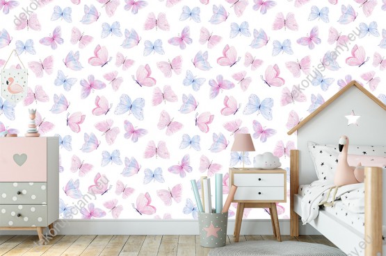 Wizualizacja tapety, różowe i niebieskie motyle na białym tle.