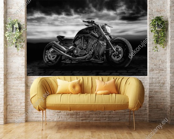 Wizualizacja czarno-białej fototapety z motocyklem na tle burzowego nieba, przeznaczona do pokoju młodzieżowego, biura, gabinetu, sypialni, salonu.