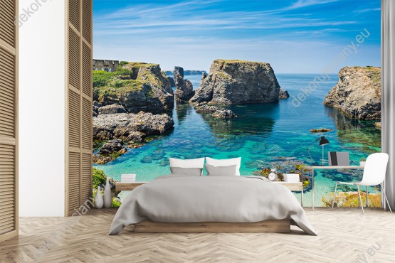 Wizualizacja fototapety z widokiem wybrzeża ze szmaragdową wodą na wyspie Belle Ile en Mer, we Francji. Fototapeta do sypialni, salonu, pokoju wypoczynkowego, gabinetu.