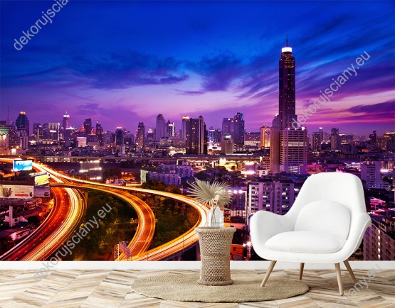 Wizualizacja fototapety z widokiem na oświetlone miasto Bangkok nocą, Tajlandia. Fototapeta do pokoju dziennego, młodzieżowego, sypialni, salonu, biura, gabinetu, przedpokoju i jadalni.