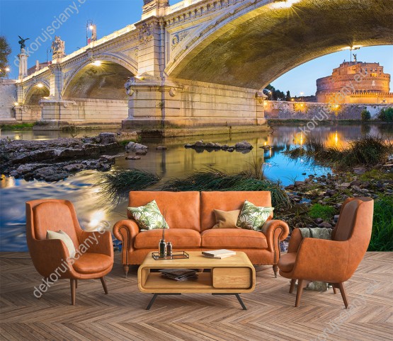 Wizualizacja fototapety z widokiem na wspaniały, zabytkowy most Ponte Vittorio Emanuele II w Rzymie. Fototapeta do pokoju dziennego, sypialni, salonu, biura, gabinetu, przedpokoju i jadalni.