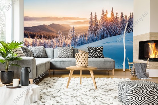 Wizualizacja fototapety z widokiem na ośnieżone góry Karpaty, o wschodzie słońca. Fototapeta do pokoju dziennego, salonu, biura, gabinetu, sypialni, przedpokoju i jadalni.