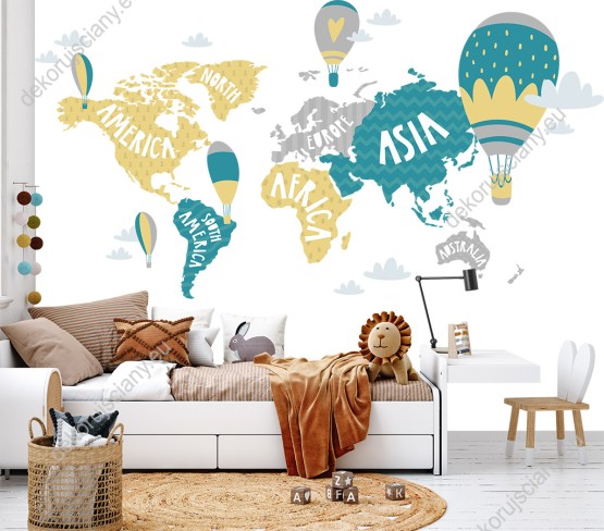 Wizualizacja fototapety  do pokoju dziecięcego z abstrakcyjną mapą świata w kolorach zielonym, żółtym i szarym, którą zdobią latające balony.