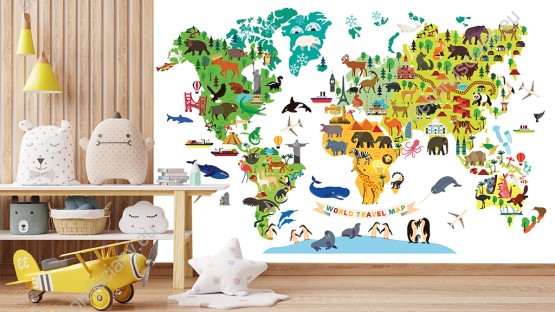 Wizualizacja fototapety do pokoju dziecięcego przedstawiająca kolorową mapę świata ze zwierzętami i charakterystycznymi elementami różnych krajów, na białym tle.