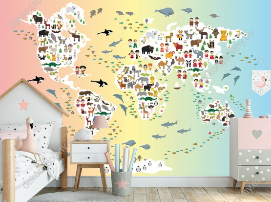 Wizualizacja fototapety do pokoju dziecięcego przedstawiająca mapę świata na tęczowym tle z białymi kontynentami i różnorodnymi zwierzętami.
