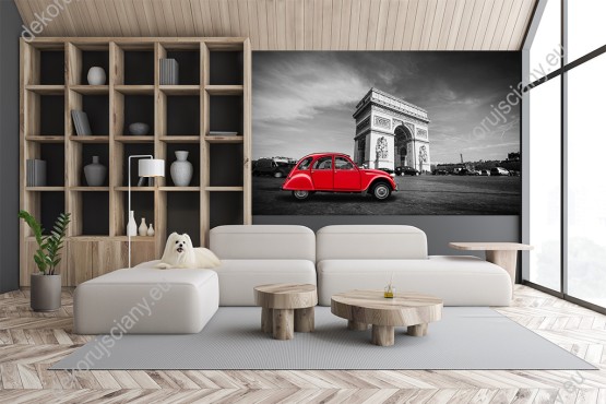 Wizualizacja fototapety przedstawia czerwony samochód-garbus na ulicach Paryża z Łukiem Triumfalnym w tle. Fototapeta do pokoju dziennego, młodzieżowego, salonu, biura, gabinetu, sypialni, przedpokoju i jadalni.