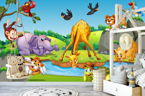 Wizualizacja fototapety do pokoju dziecięcego przedstawiająca grupę dzikich zwierząt afrykańskich. Żyrafa, lwica, tygrysy, słoń, małpka, żółw, papuga i ptaki odpoczywające przy wodopoju.