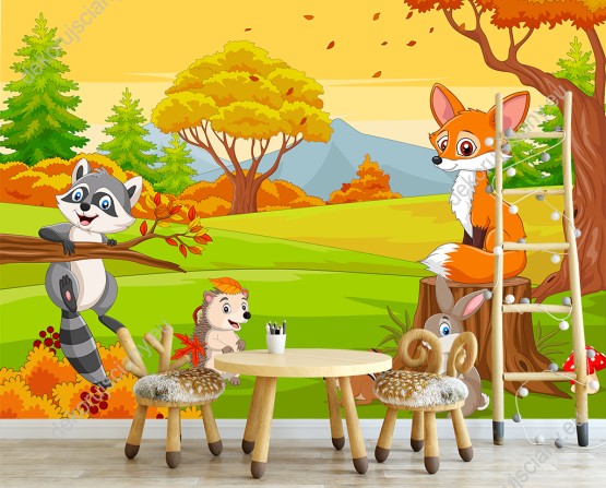 Wizualizacja fototapety do pokoju dziecięcego. Wesołe leśne zwierzęta: szopa, lisa, królika, wiewiórkę i jeża w kolorowym jesiennym lesie.