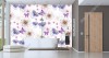 Wizualizacja tapety do pokoju dziennego, sypialni, salonu, przedpokoju, biura z aurą wiosenną. Delikatne kwiaty, w kolorze białym i fioletowym, oraz różowe motyle, na białym tle.