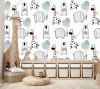 Wizualizacja tapety na ścianę do pokoju dziecięcego w stylu skandynawskim. Tapeta przedstawia czarno-białe żyrafy, misie  słonie z balonami w pastelowych kolorach.
