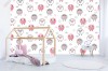Wizualizacja tapety na ścianę do pokoju dziecięcego, w szare, białe i różowe baranki i chmurki, na białym tle.