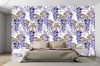 Wizualizacja tapety, kwiaty wisterii w kolorze fioletu i liście w odcieniach brązu na białym tle.