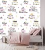 Wizualizacja tapety przeznaczona do pokoju dziecięcego dla dziewczynki. Tapeta na białym tle; zawiera napisy \You are a princess\, \All girls are princesses\, \Super girl\.