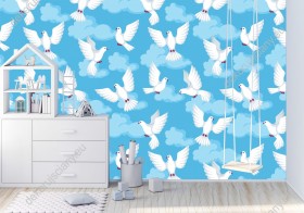 Wizualizacja tapety na ścianę do pokoju dziecięcego i sypialni. Tapeta w białe gołębie i błękitne obłoki, na niebieskim tle.