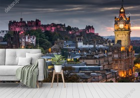 Wizualizacja fototapety z widokiem na zamek Edynburski i pejzaż miejski nocą. Fototapeta do pokoju dziennego, młodzieżowego, sypialni, salonu, biura, gabinetu, przedpokoju i jadalni.
