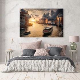 Wizualizacja obrazu do sypialni, pokoju wypoczynkowego, salonu, gabinetu. Widok na obrazie przedstawia mewę wznosząca się nad rzeką weneckiego miasta.