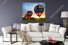 Wizualizacja obrazu przedstawiający kolorowe balony na gorące powietrze wzbijające się do lotu o świcie. Obraz do pokoju dziennego, sypialni, salonu, biura, gabinetu, przedpokoju i jadalni.