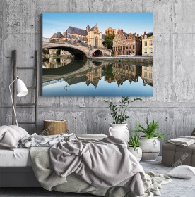 Wizualizacja obrazu z widokiem na średniowieczną katedrę i most nad kanałem w Gandawie. Obraz do pokoju dziennego, biura, salonu, sypialni, gabinetu, przedpokoju i jadalni.